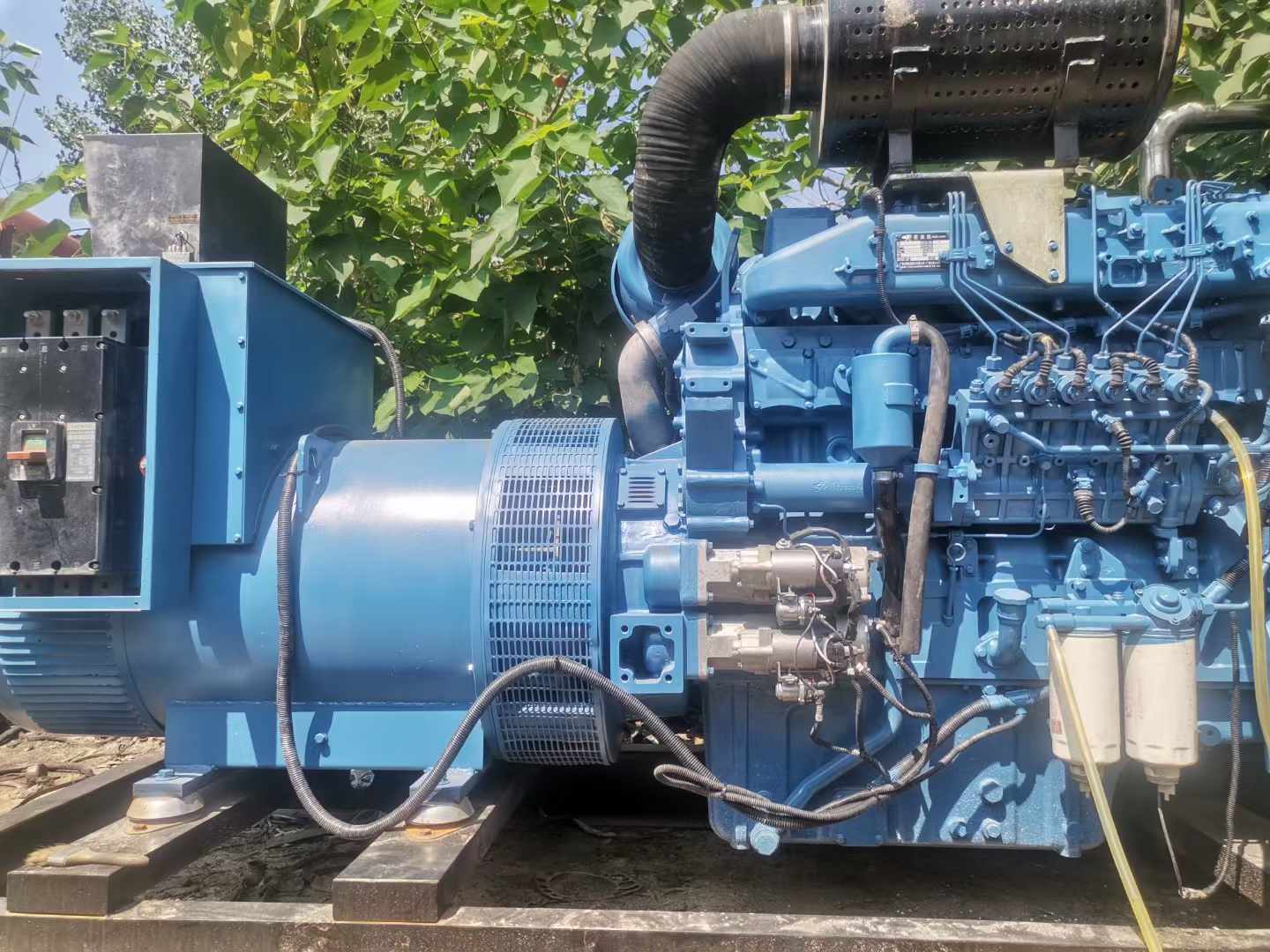 横山详细说明降低 800kW 柴油发电机输出电流波动的方法